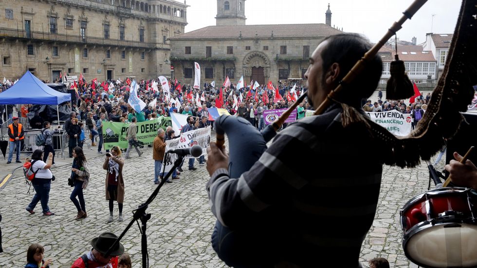 Centenares De Personas Claman Por La Dignidade