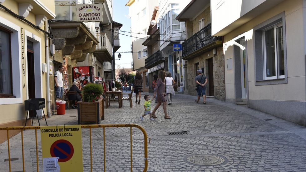 Fisterra modifica el acceso rodado a la rúa Real