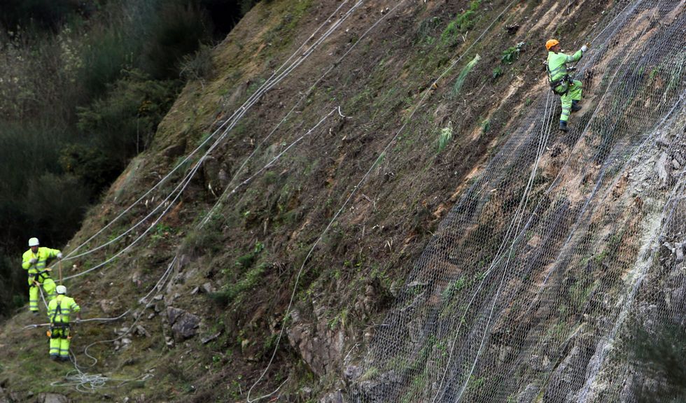 Una Gran Malla Met Lica Evitar Nuevos Desprendimientos En El Vial De Bai N