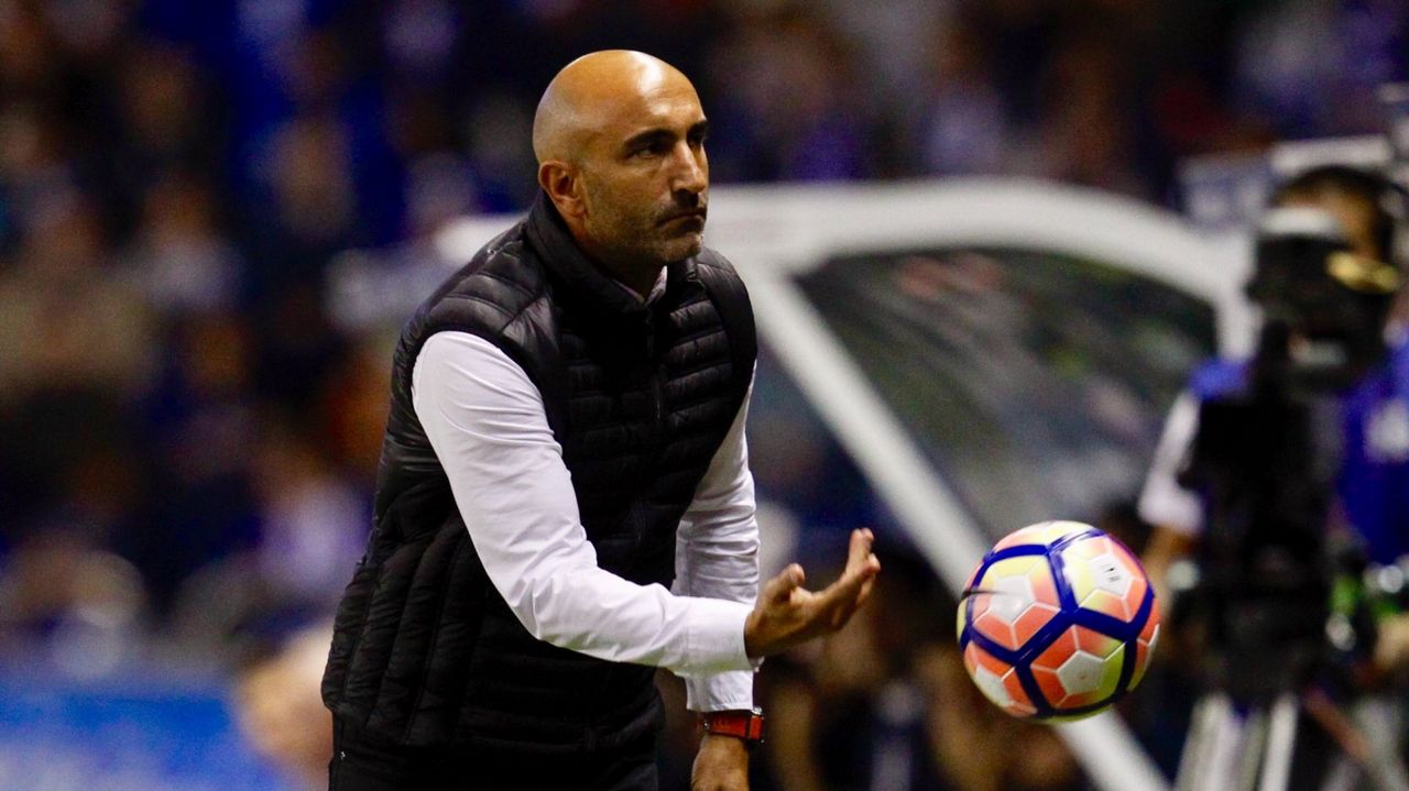 Abelardo Sustituye A De Biasi Y Es Nuevo Entrenador Del Alav S