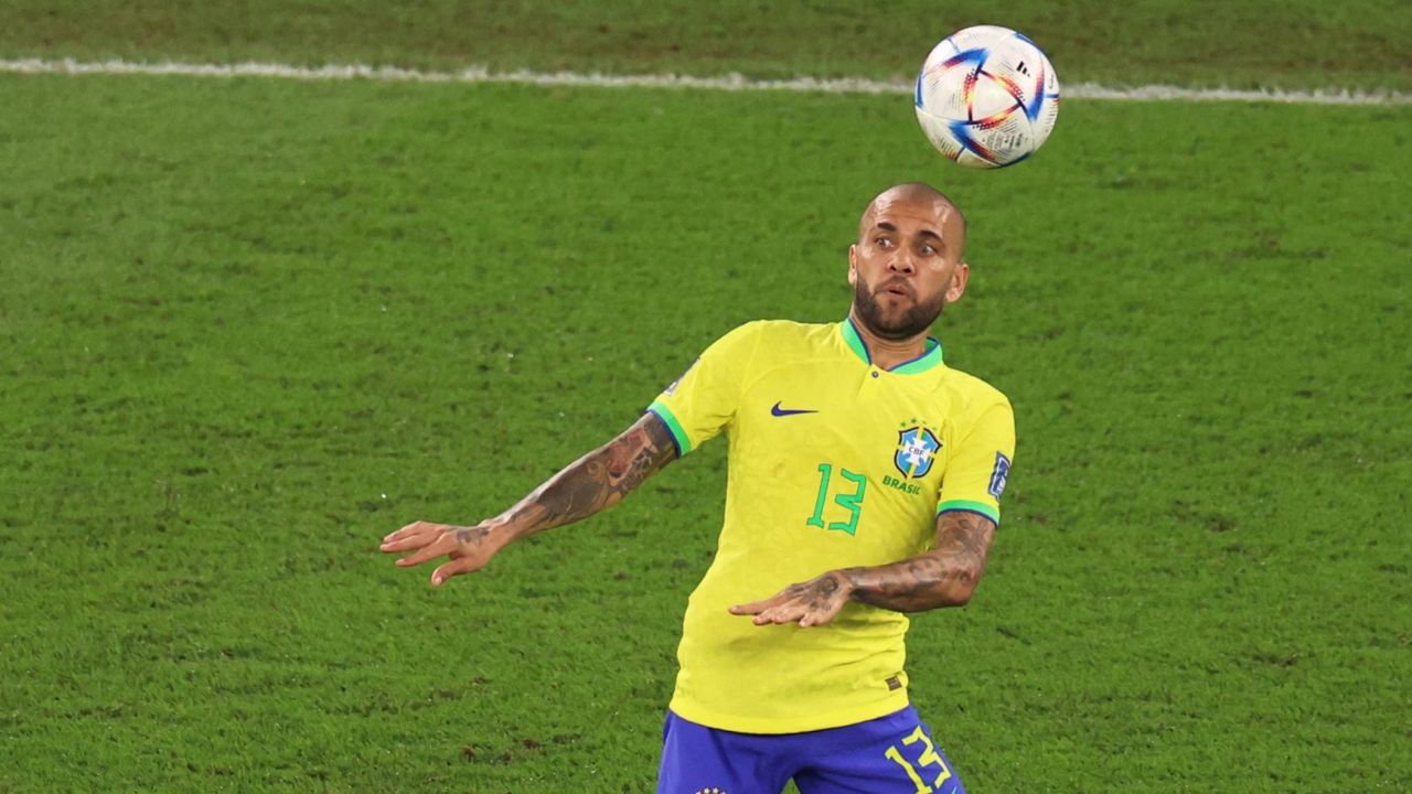 Los abogados de Dani Alves confían en que saldrá de la cárcel en un mes