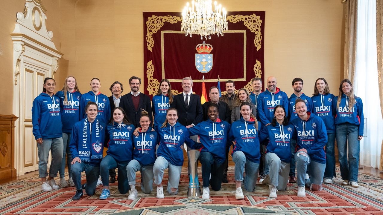 El Presidente De La Xunta Recibe Al Baxi Ferrol Por Su Ascenso A La