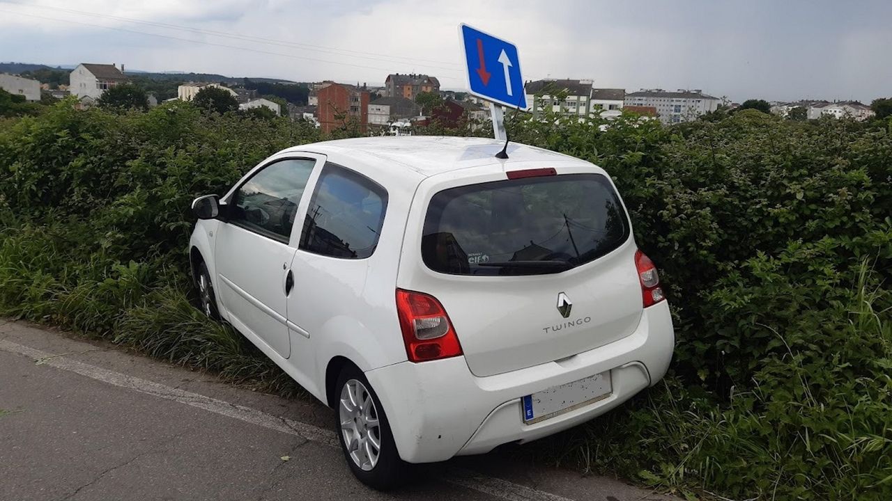 Un Conductor De Lugo Cuadriplica La Tasa Del Alcohol Tras Chocar Contra