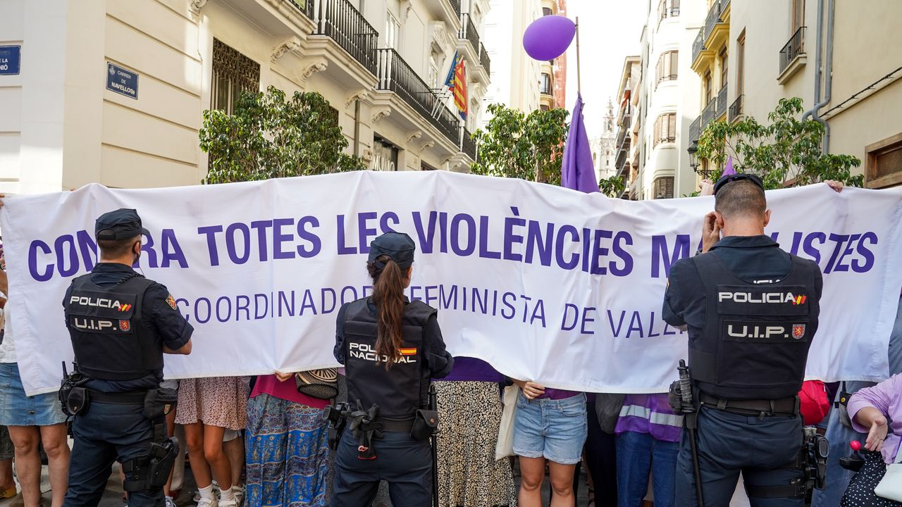 Feminismo En Pie De Guerra En Las Calles De Valencia Por El Pacto PP