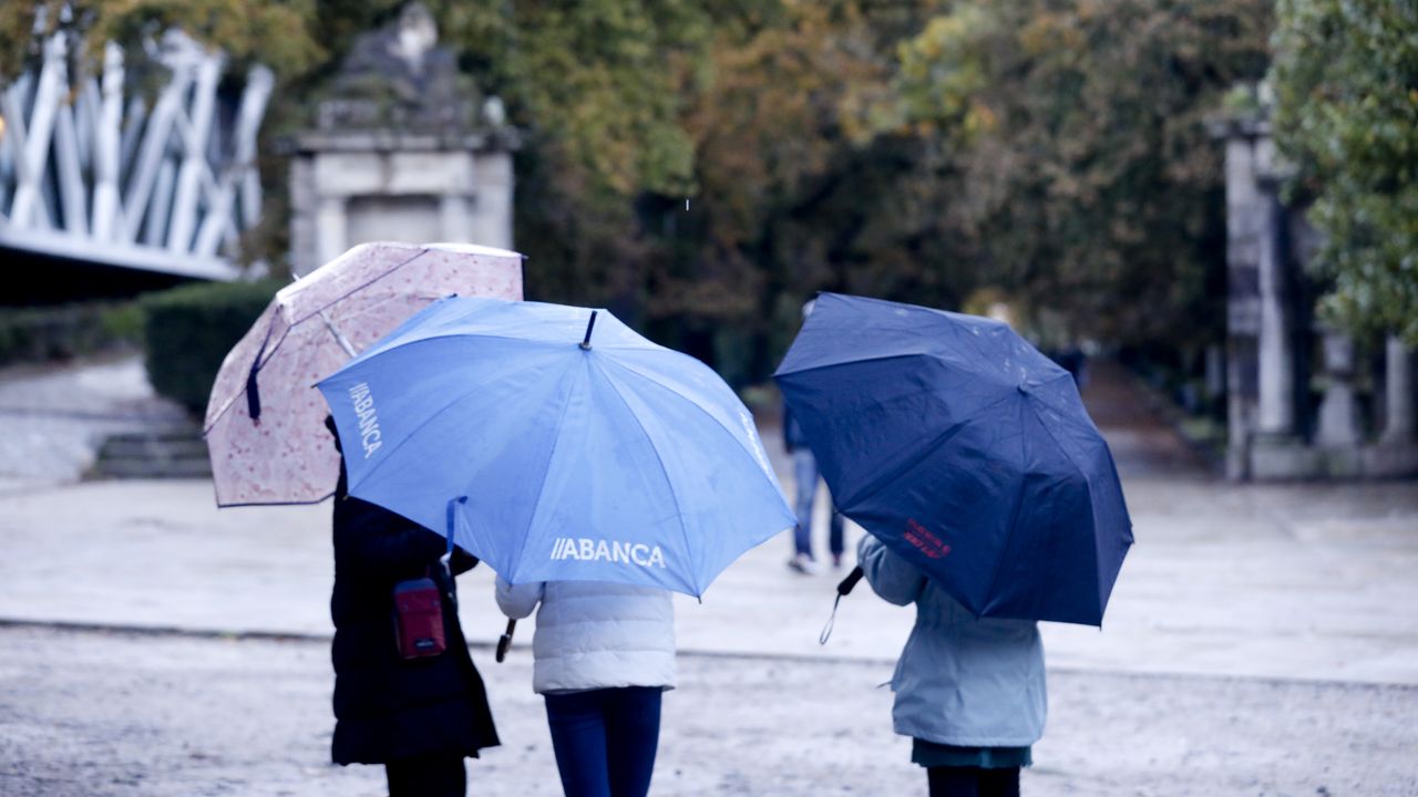 El Temporal Obliga A Cancelar Un Vuelo En Lavacolla Y Corta La Luz En O