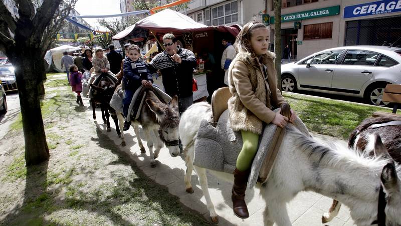 Días de ferias medievales, vuelos, dulces, butelos y golf