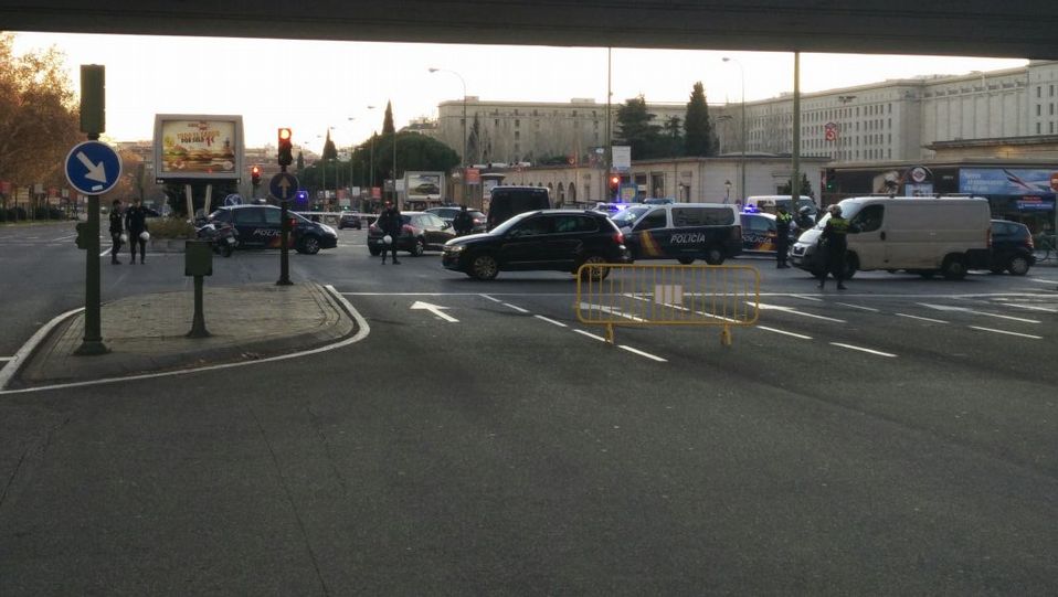 Desalojan La Estación De Metro De Nuevos Ministerios En Madrid Por Una