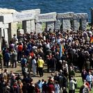 Multitudinaria inauguración del monumento a los fusilados