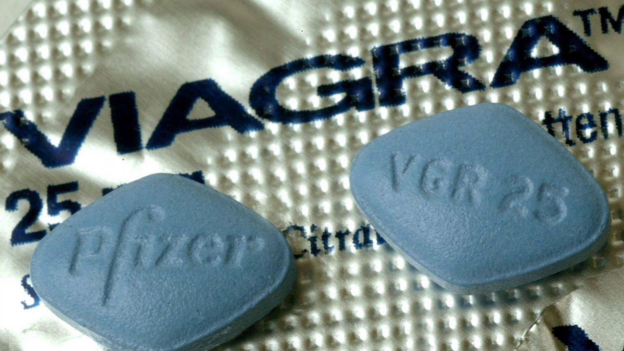 El Viagra cumplió 25 años: los datos más llamativos de la 'pastillita azul