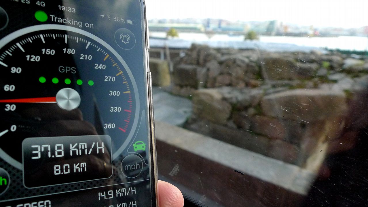 Quejas por la excesiva velocidad de coches y buses en la ...