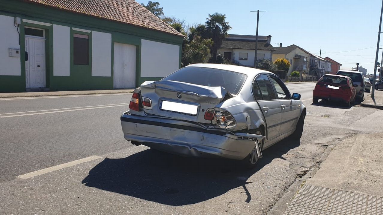 Dos Accidentes De Tráfico En Cambados Dejan Dos Heridos