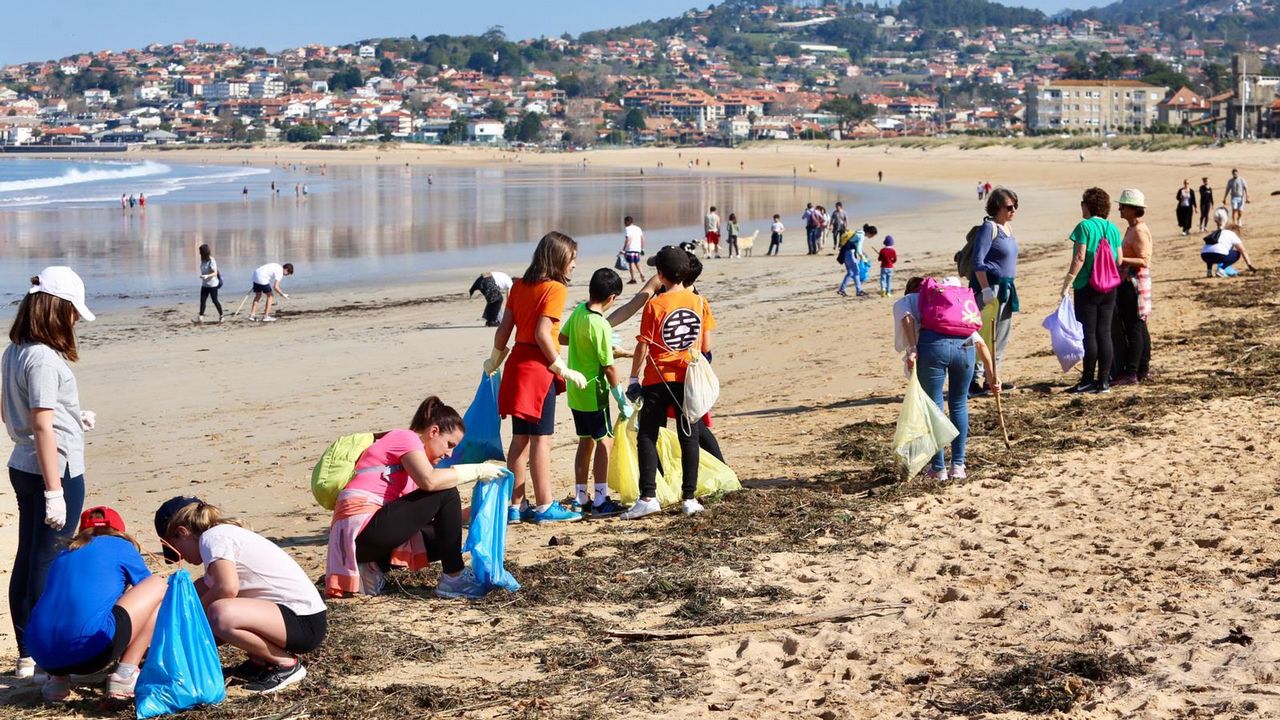 Reto Viral Para Limpiar La Basura Y Plásticos De Playa América