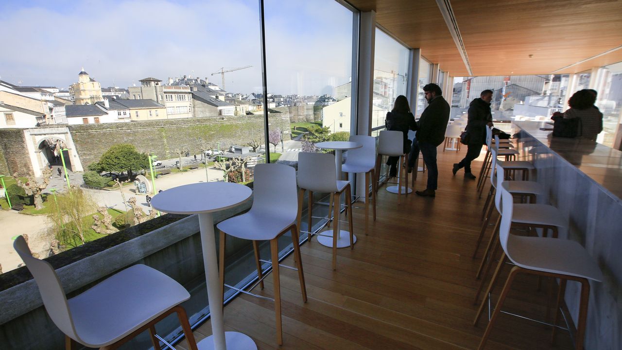 La cafetería con las mejores vistas de Lugo sigue sin tener quien la quiera