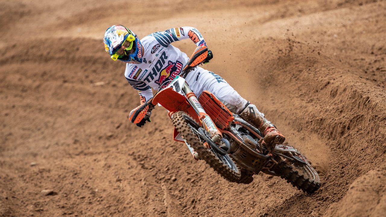 Jorge Prado hace historia y logra su primer podio en el Mundial de MXGP