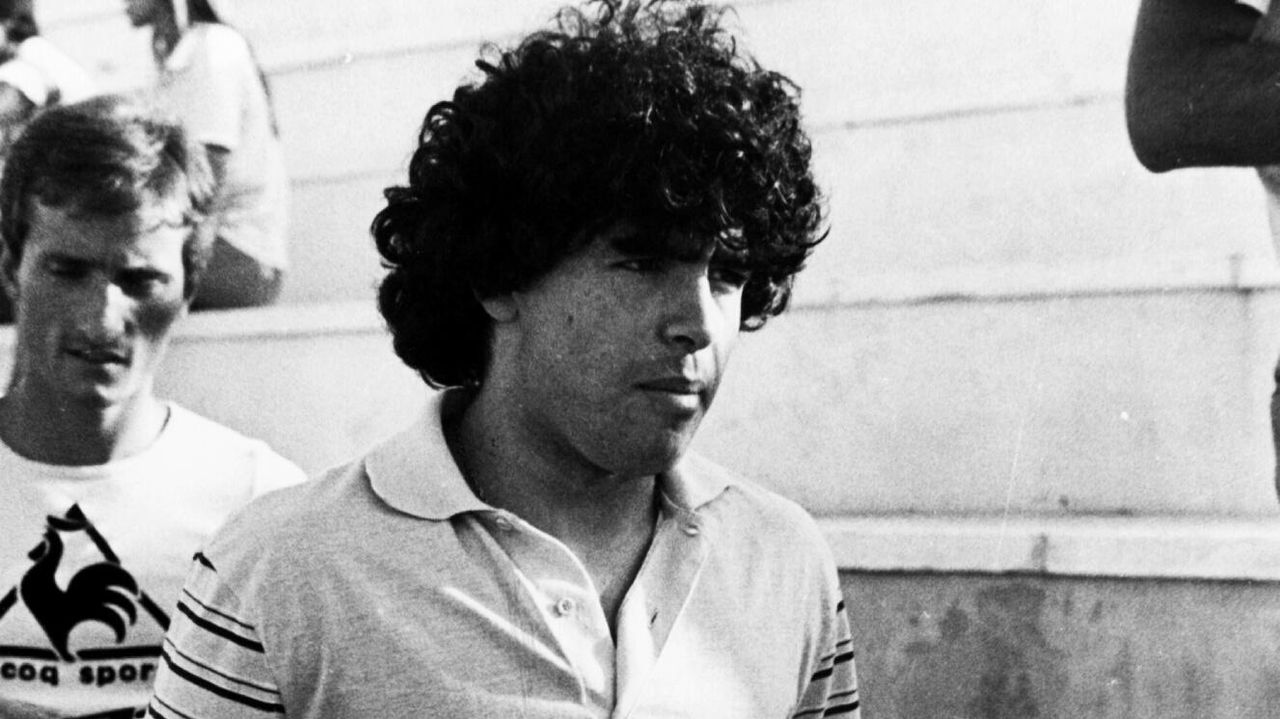 Maradona El Héroe Trágico Del Viejo Fútbol