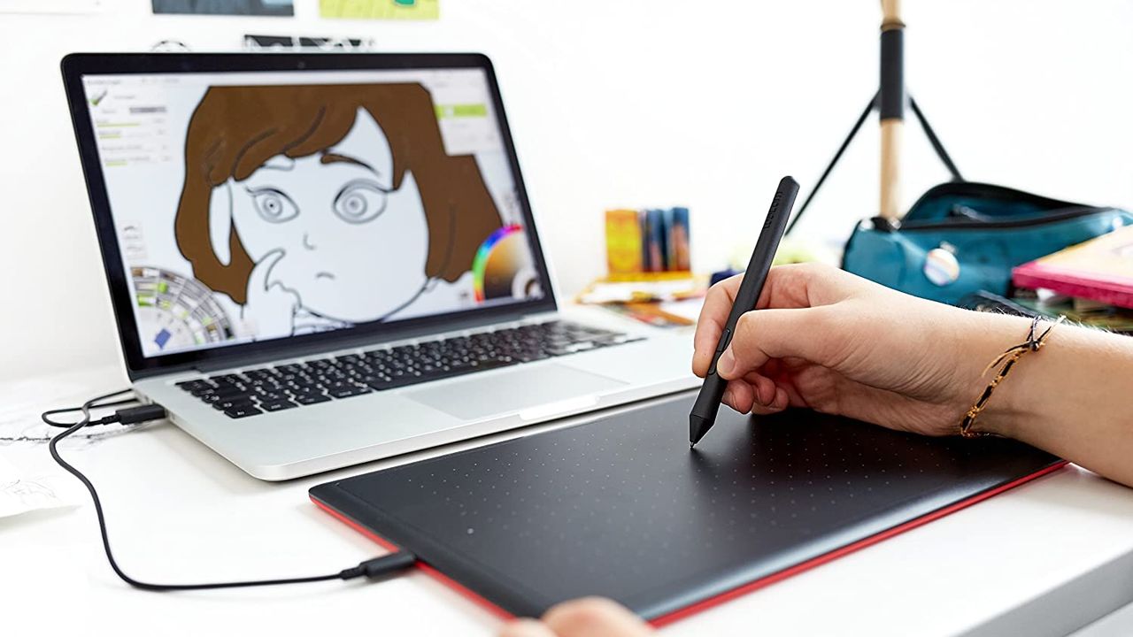 Wacom Intuos - Pluma y tableta táctil pequeña.