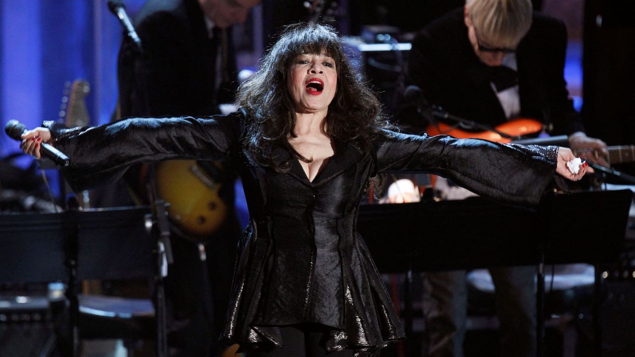 Muere Ronnie Spector, la voz de de «Be My Baby»