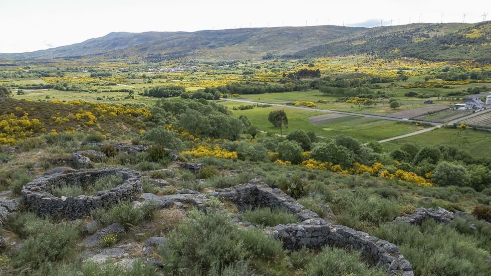 Cualedro, no sopé da Serra do Larouco