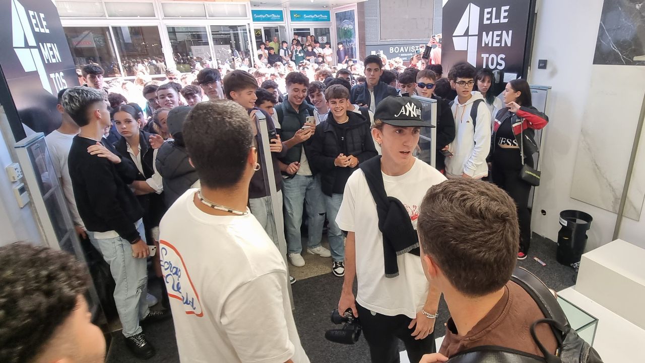 El «influencer» ByCalitos colapsa el centro de A Coruña