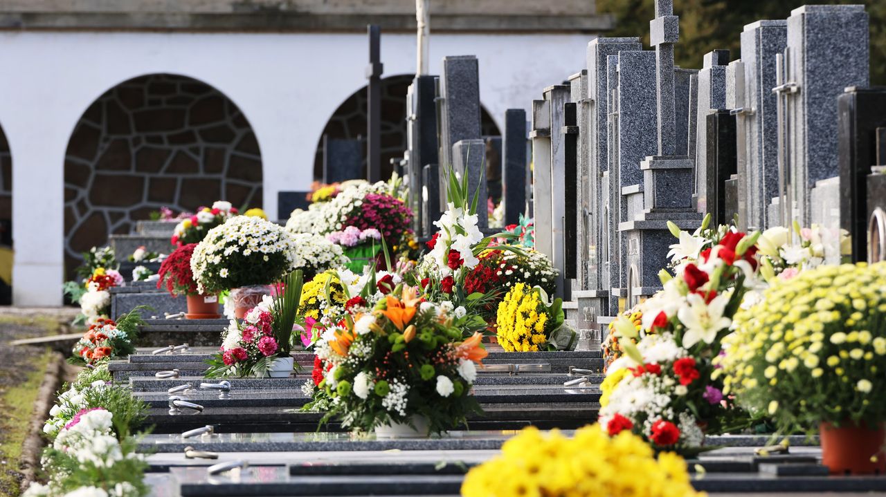 I cimiteri di Lugo costano più di un viaggio alle Maldive