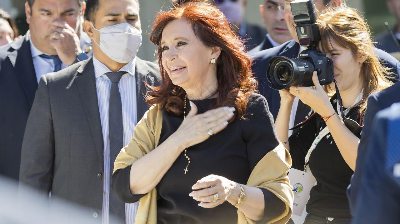 Cristina Fernández De Kirchner, Condenada A 6 Años De Cárcel