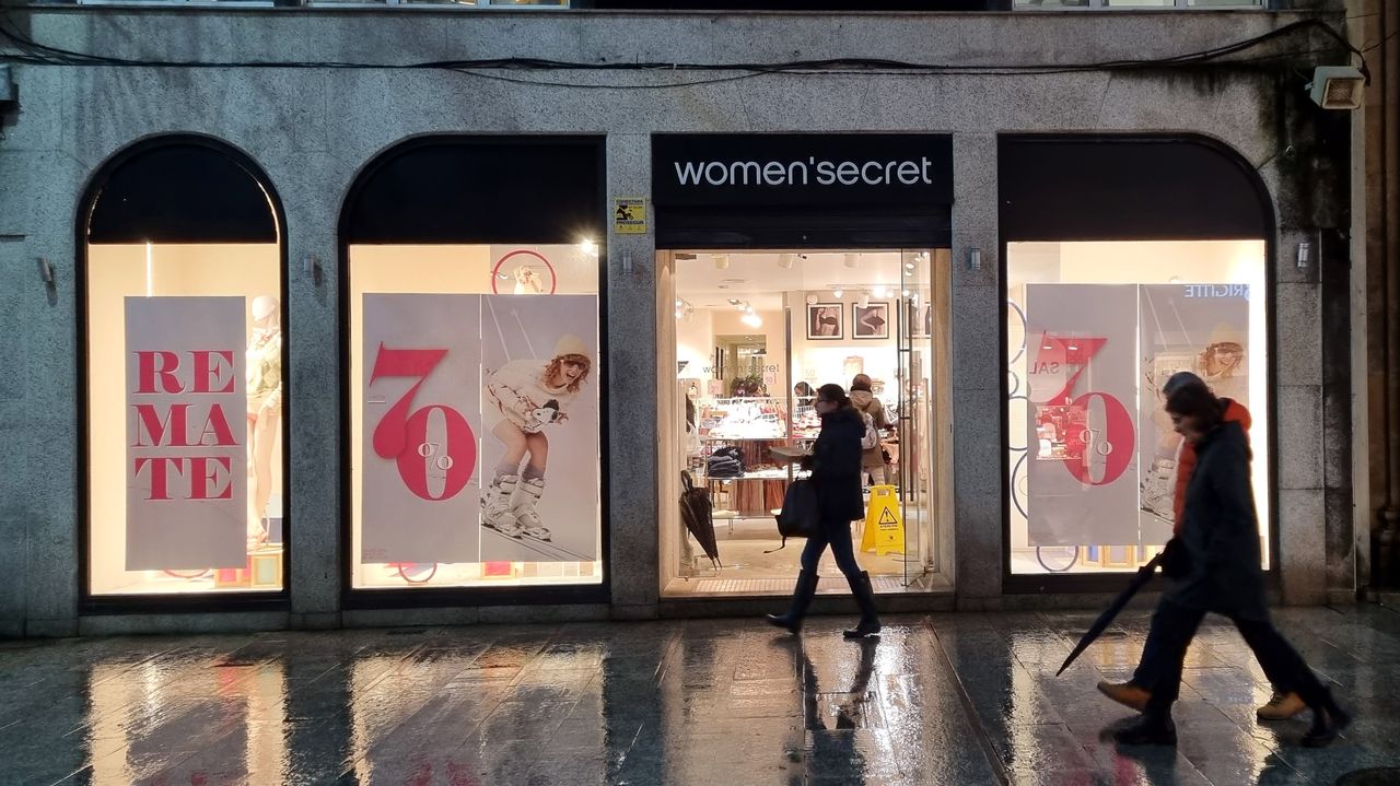 VIALIA VIGO : H&M inaugura su nueva tienda en Vialia la víspera