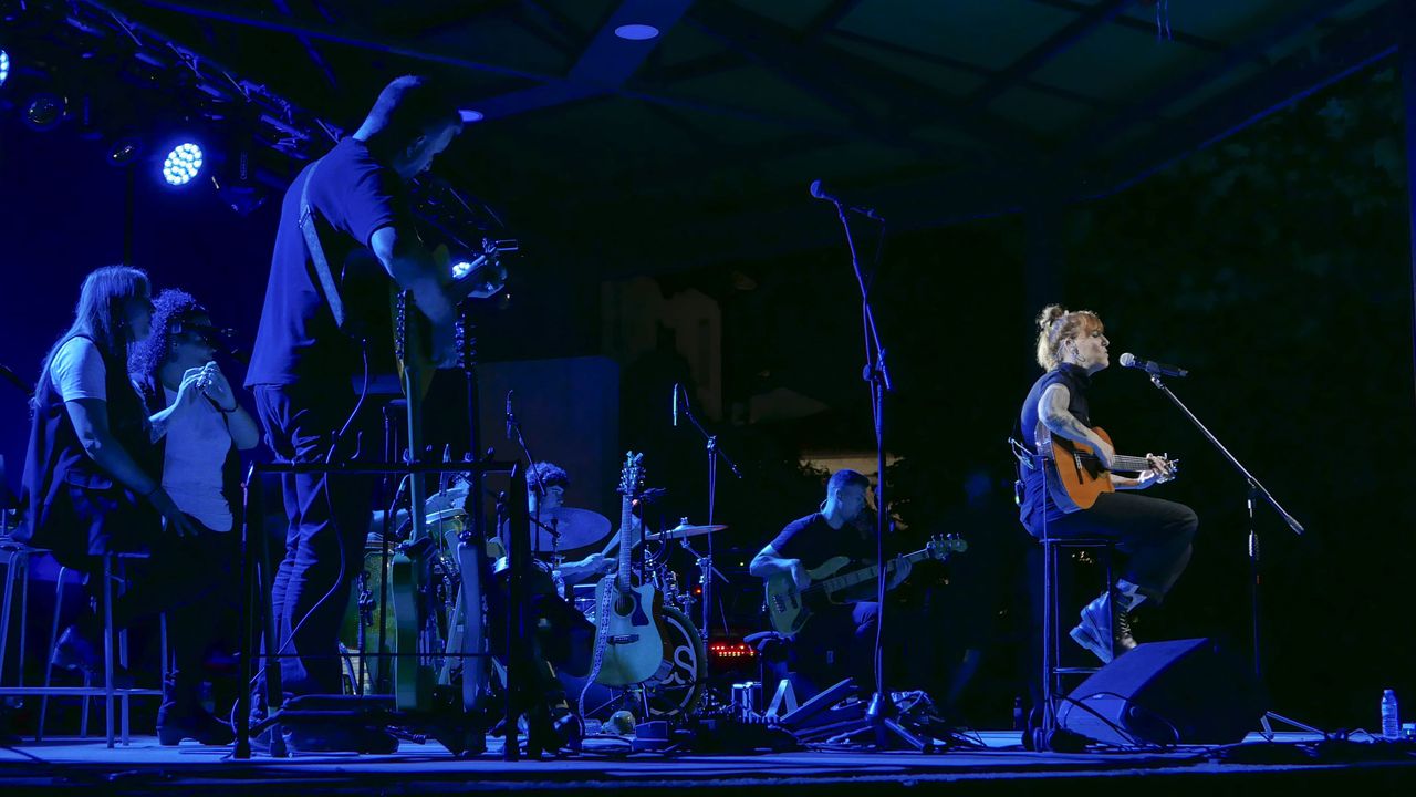 A Cantante Sés Presenta O Seu Novo Disco Diante Un Eco No Auditorio De Ourense 