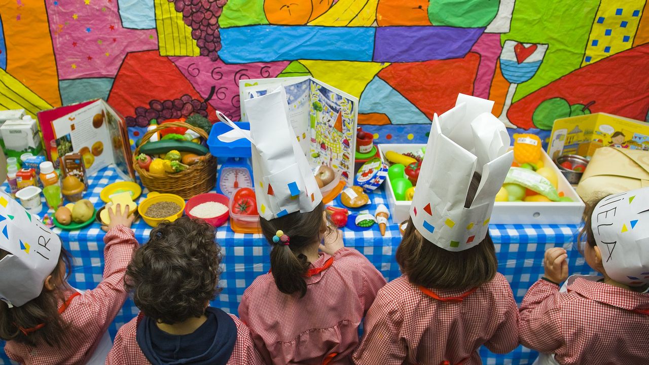 Por qué las niñas dejan de hacer deporte en la adolescencia? ¿Cuál es la  solución? - Fundación Créate