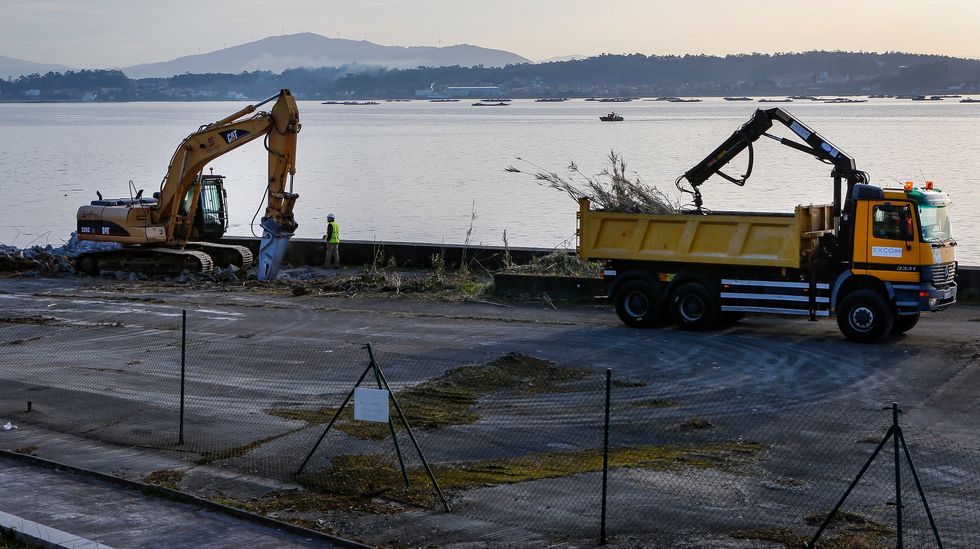 Costas Retira El Cemento En El Litoral De A Ribeiri A Para Recuperar La