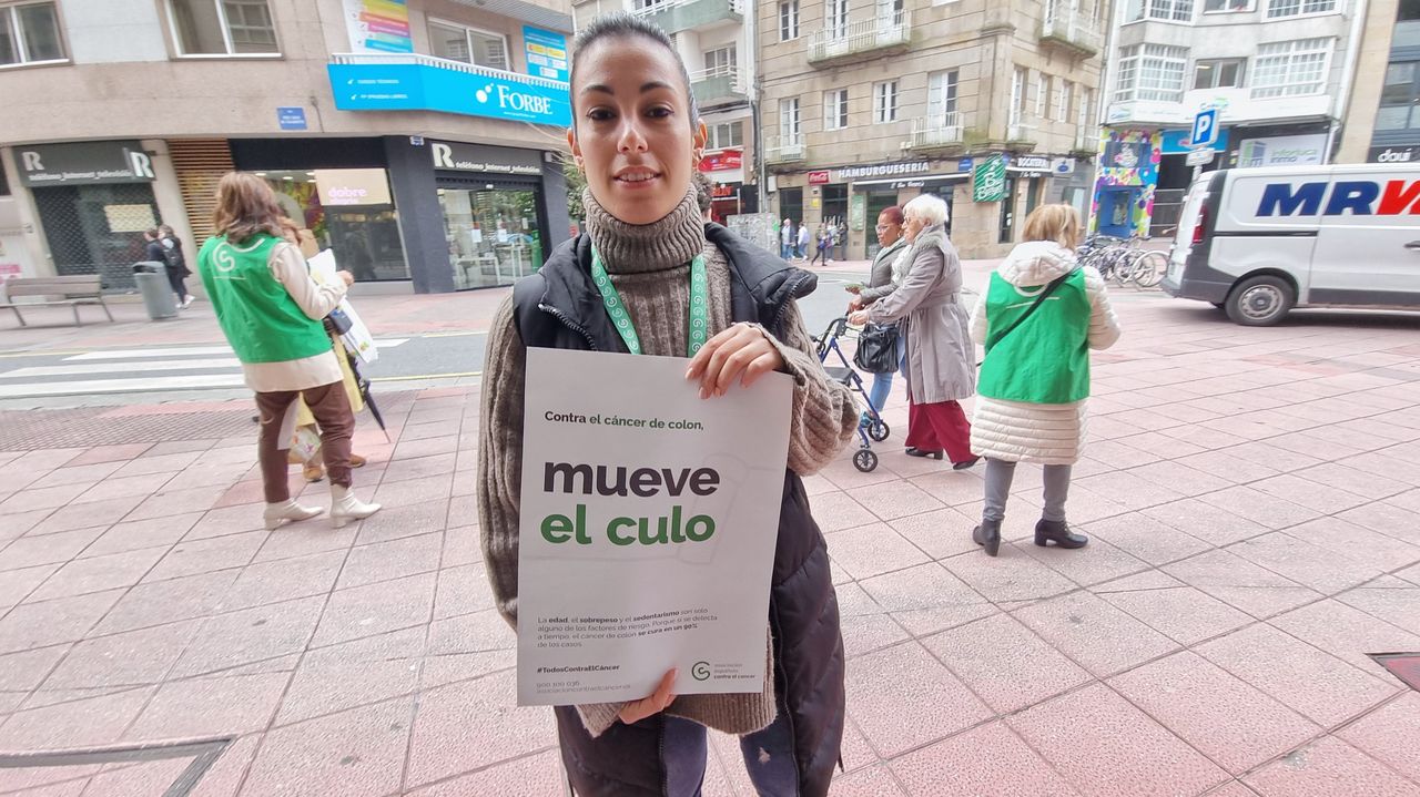 Mueve el culo», la campaña que difunde en Pontevedra que no hay excusas  para no participar en el cribado de cáncer de colon