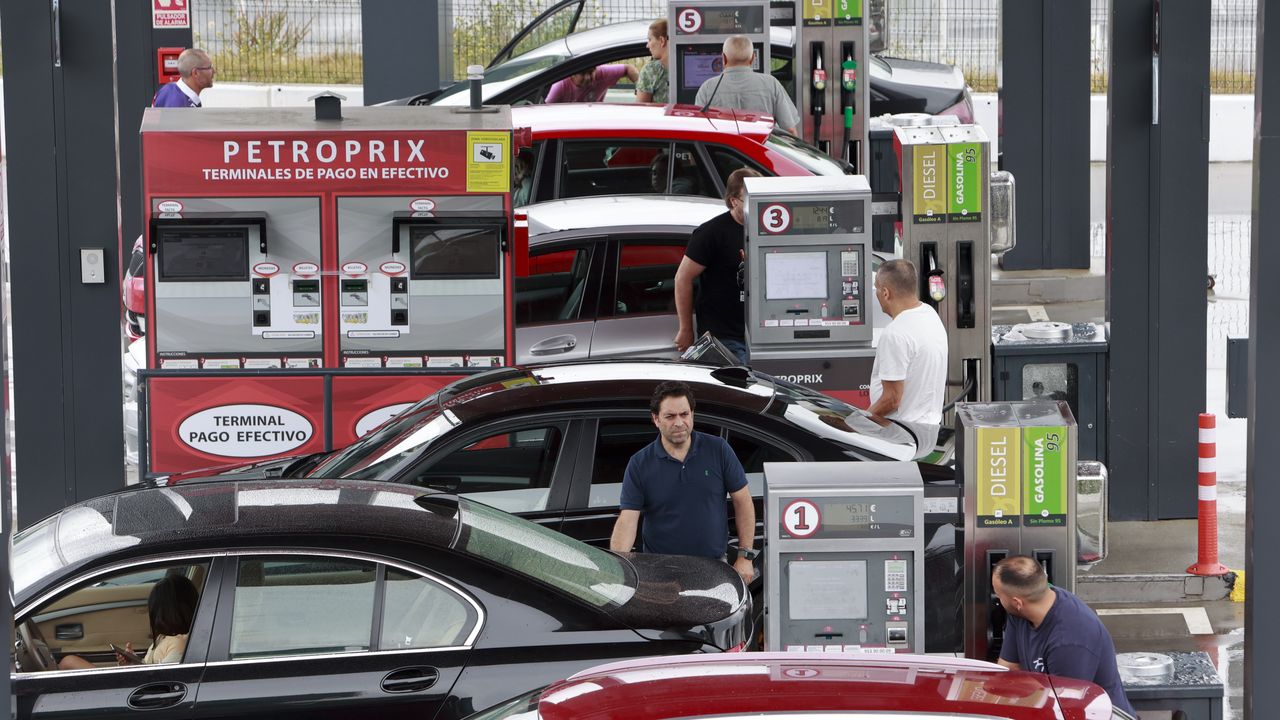 El precio del combustible acelera a las puertas de la gran operación salida