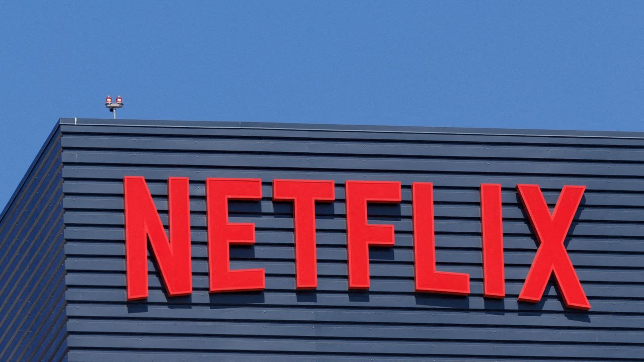 Los beneficios netos de Netflix aumentan un 20 % en 2023 hasta 5.407,9  millones de dólares